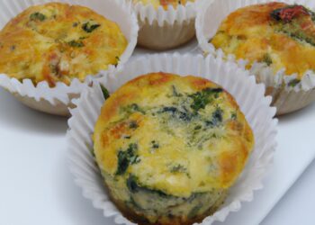 Muffins de espinafre e queijo feta: petiscos práticos
