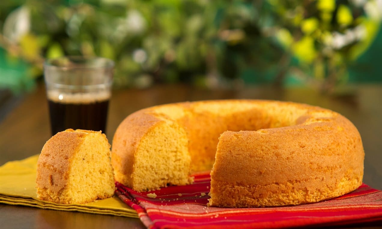 10 receitas de bolo de fubá perfeitas para o lanche da tarde