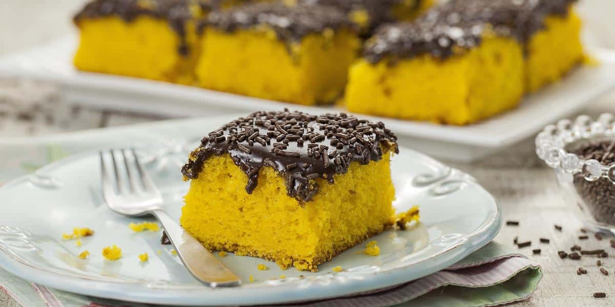 8 receitas de bolo de cenoura para saborear no seu fim de semana