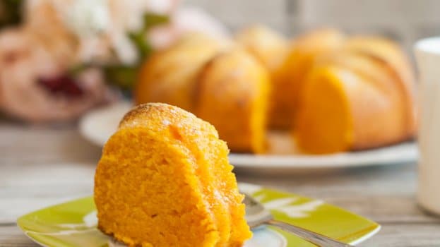 Receita de massa para bolo de cenoura simples