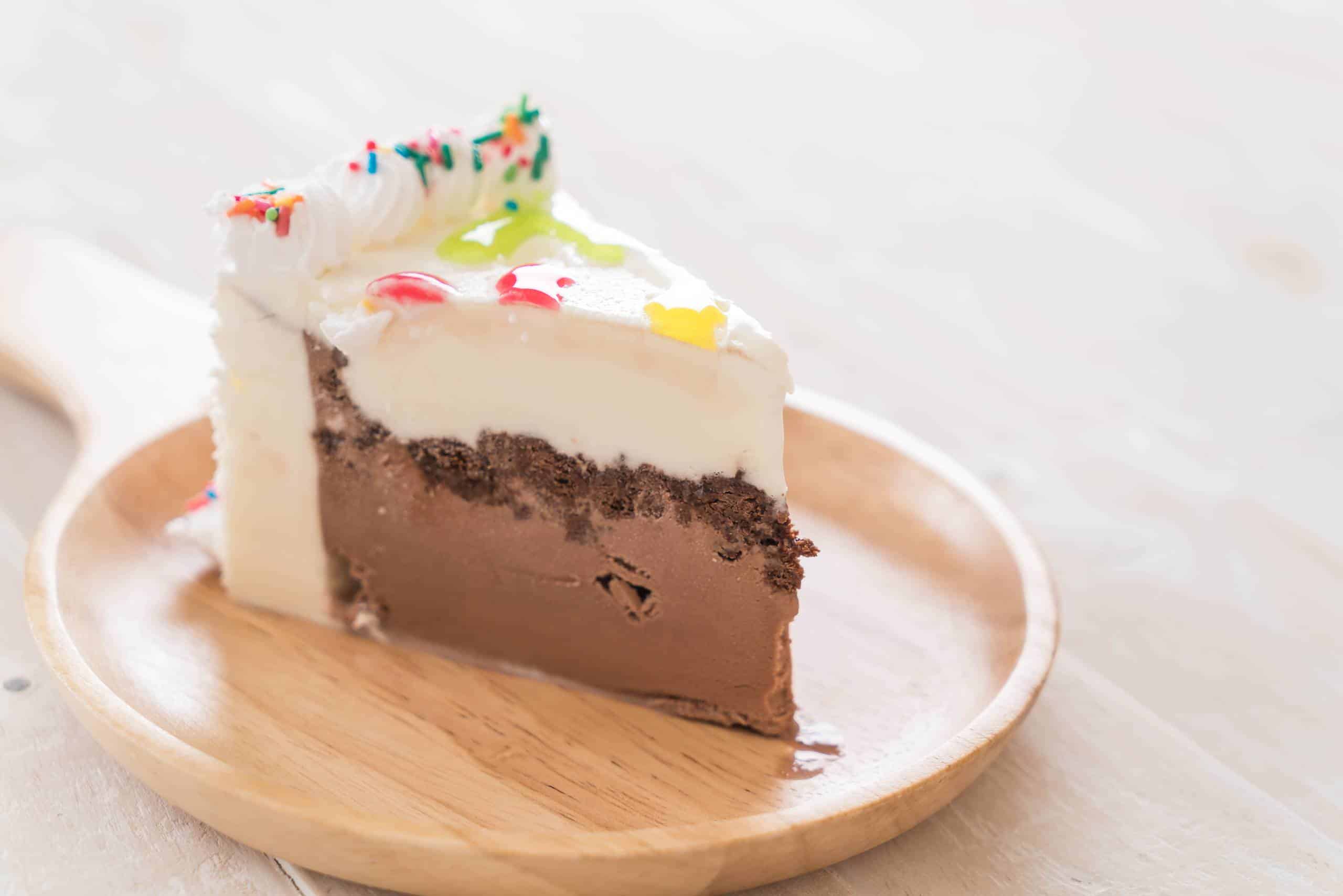 8 receitas deliciosas e divertidas de bolo para o dia das crianças! Receita de bolo de sorvete