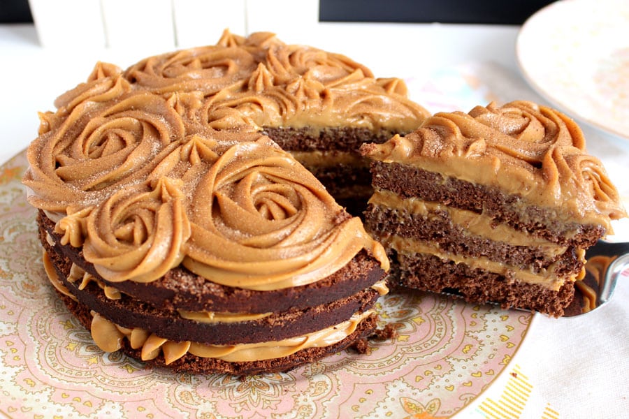 15 melhores receitas de bolo de chocolate para convenções casuais Receita de bolo de chocolate com recheio de doce de leite