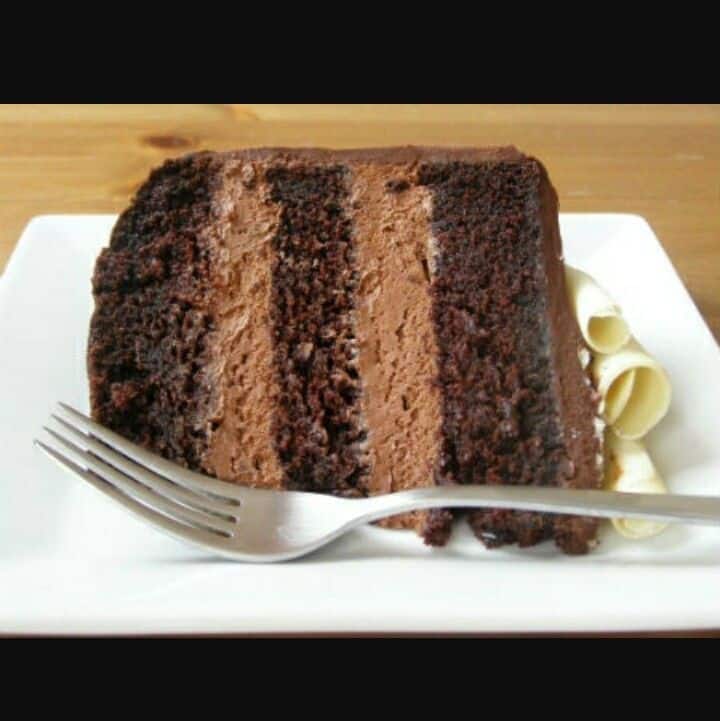 15 melhores receitas de bolo de chocolate para convenções casuais Receita de bolo de chocolate recheado com mousse de chocolate