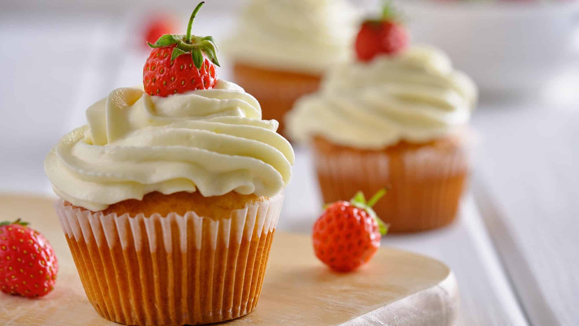 Receita de cupcake de morango com chantilly