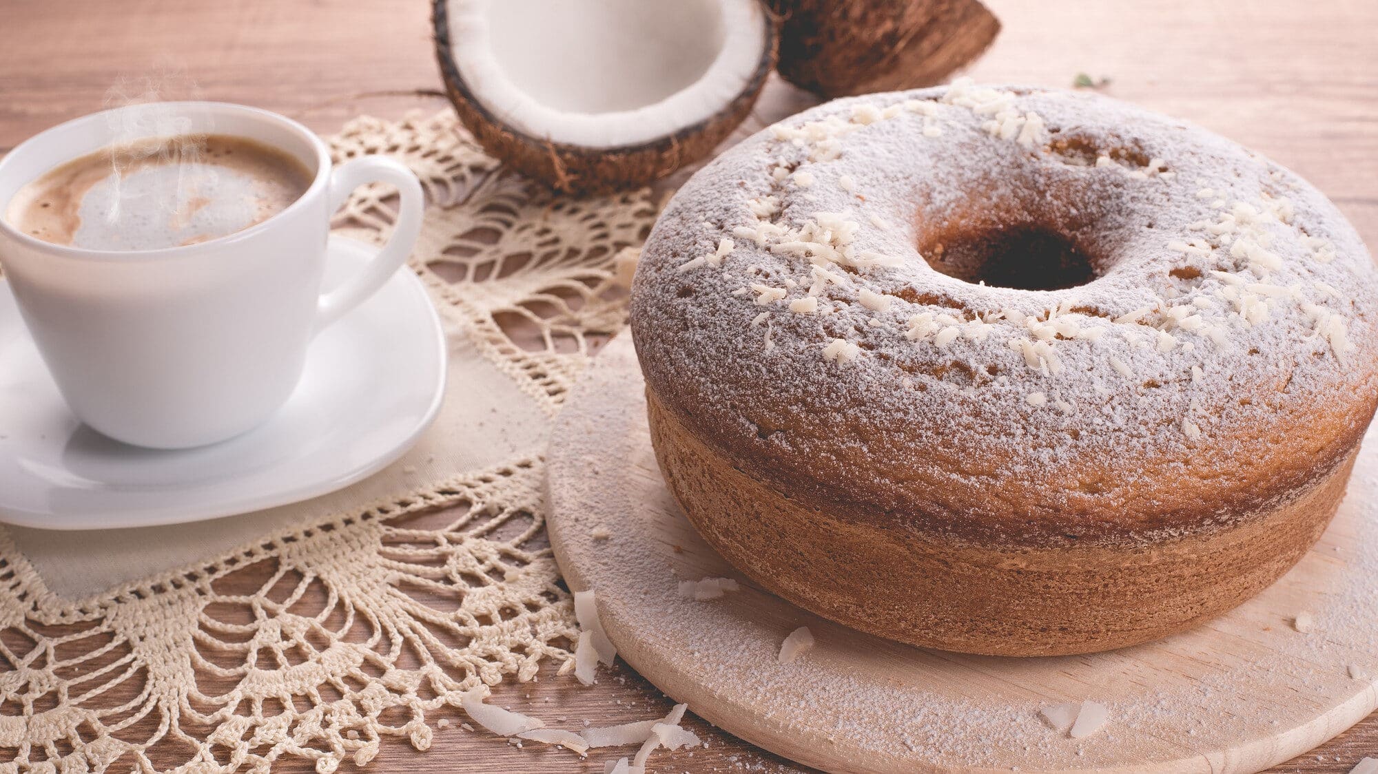 Veja essas 15 receitas de bolo para o lanche da tarde! Receita de bolo de banana com coco