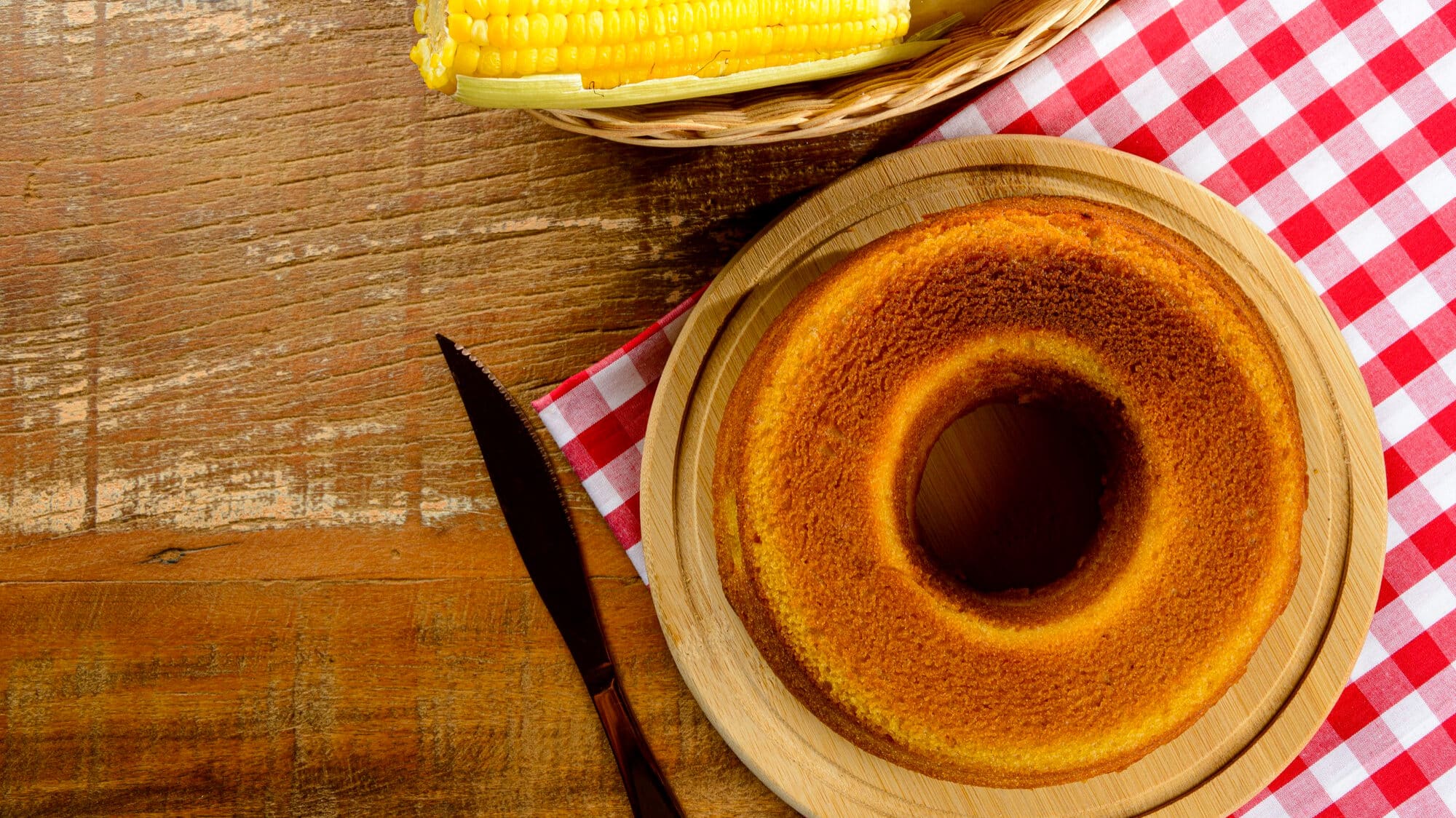 Essas 10 receitas de bolo de milho vão te deixar com água na boca Essas 10 receitas de bolo de milho vão te deixar com água na boca