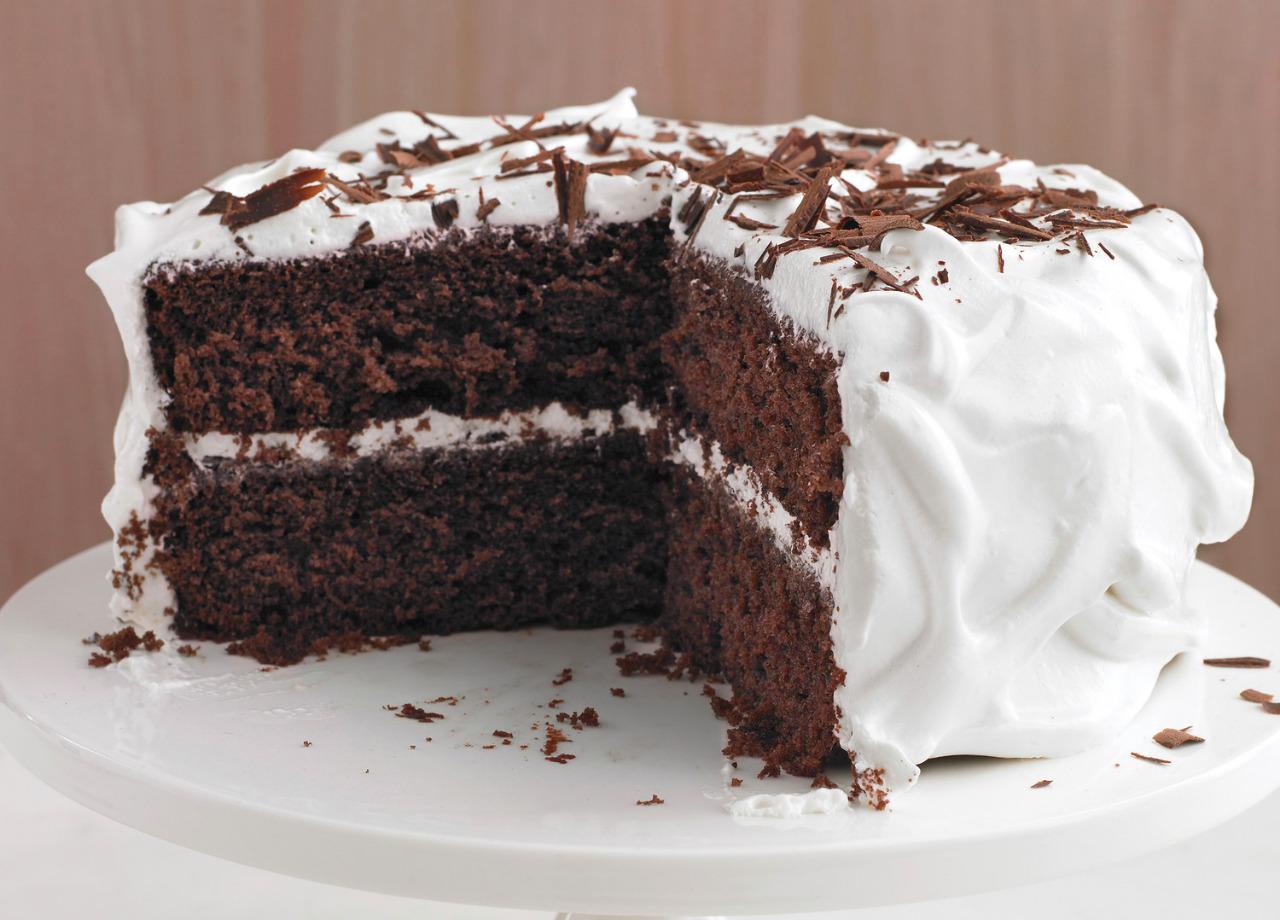 15 melhores receitas de bolo de chocolate para convenções casuais Bolo de chocolate com chantilly